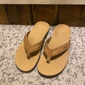 Vionic Tide sandal